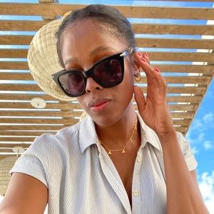 Meet your Posher, Felicia